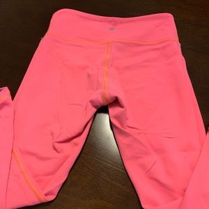 Reversible lululemon crop leggings size 6